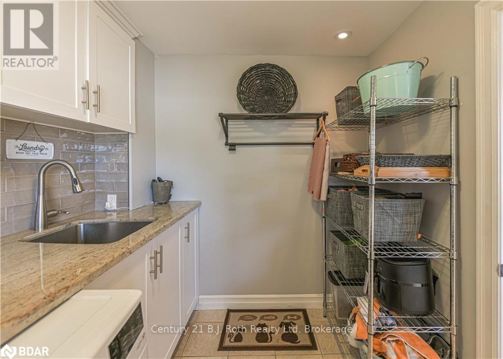 8222 County Rd 169 Road, Severn, ON - Indoor Photo Showing Other Room