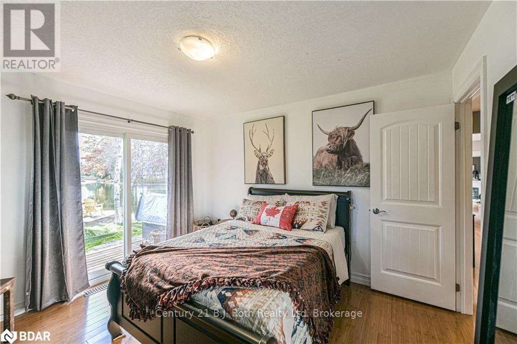 8222 County Rd 169 Road, Severn, ON - Indoor Photo Showing Bedroom