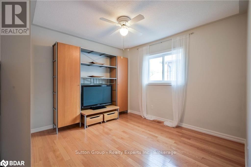 12 Langevin Drive, Wasaga Beach, ON - Indoor Photo Showing Other Room