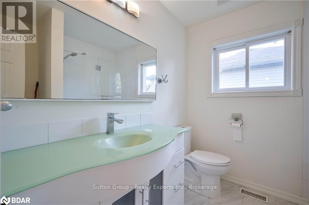 12 Langevin Drive, Wasaga Beach, ON - Indoor Photo Showing Bathroom