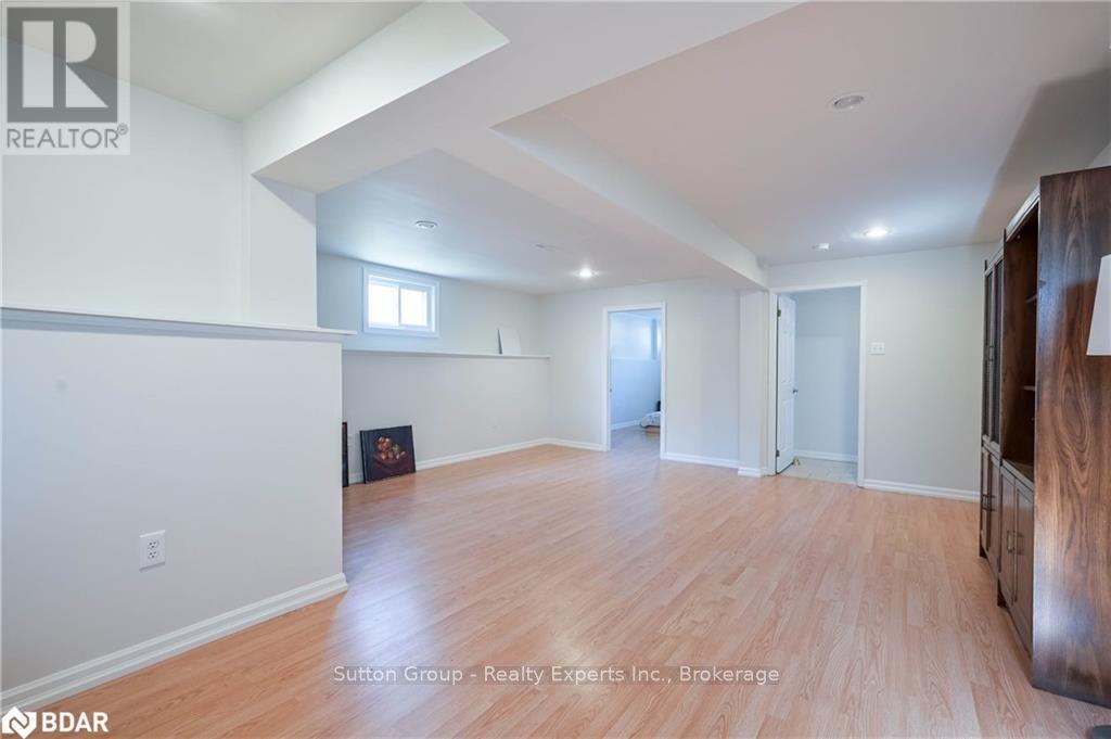 12 Langevin Drive, Wasaga Beach, ON - Indoor Photo Showing Other Room