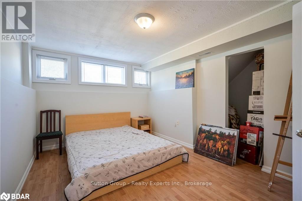 12 Langevin Drive, Wasaga Beach, ON - Indoor Photo Showing Bedroom