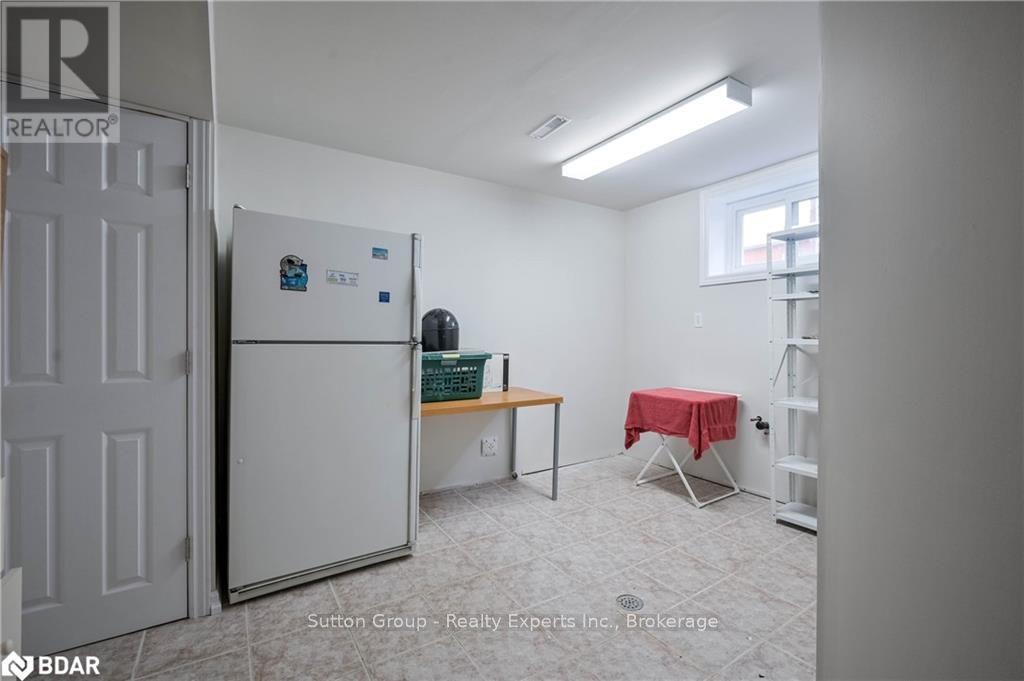 12 Langevin Drive, Wasaga Beach, ON - Indoor Photo Showing Other Room