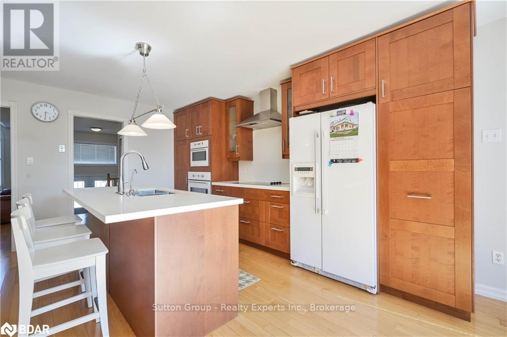 12 Langevin Drive, Wasaga Beach, ON - Indoor Photo Showing Kitchen