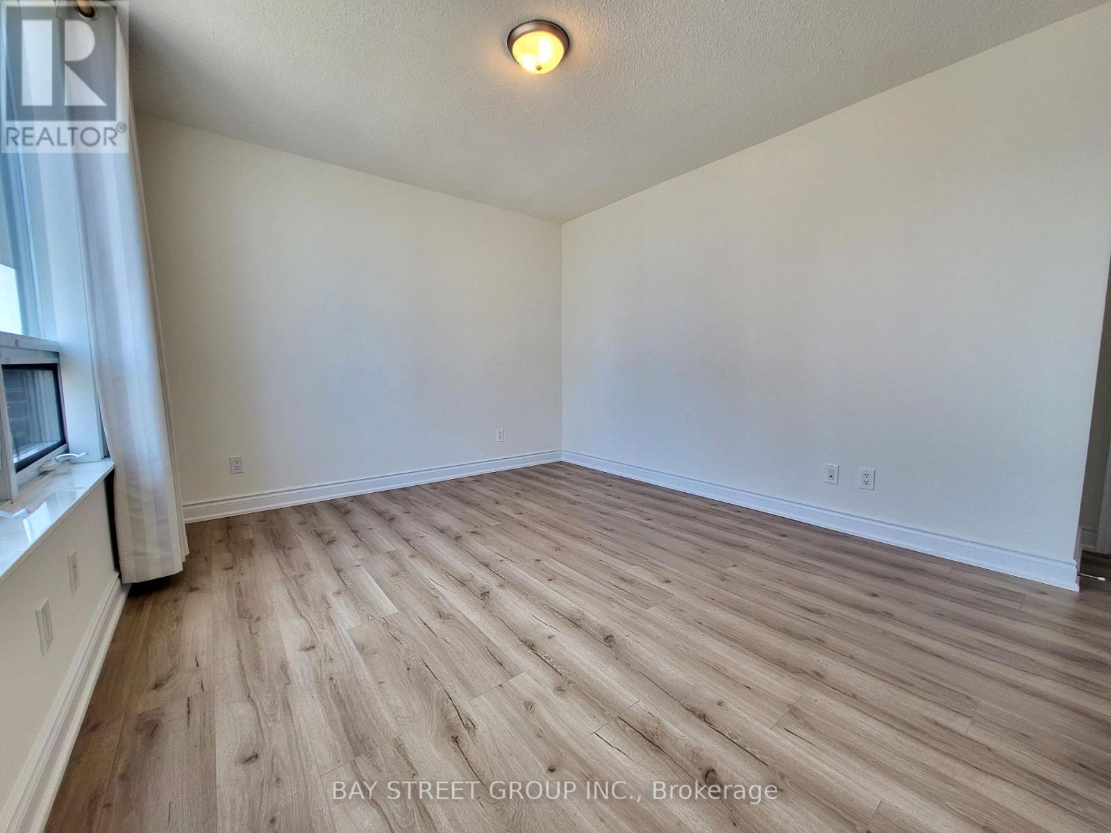 1413 - 15 Greenview Avenue, Toronto, ON - Indoor Photo Showing Other Room