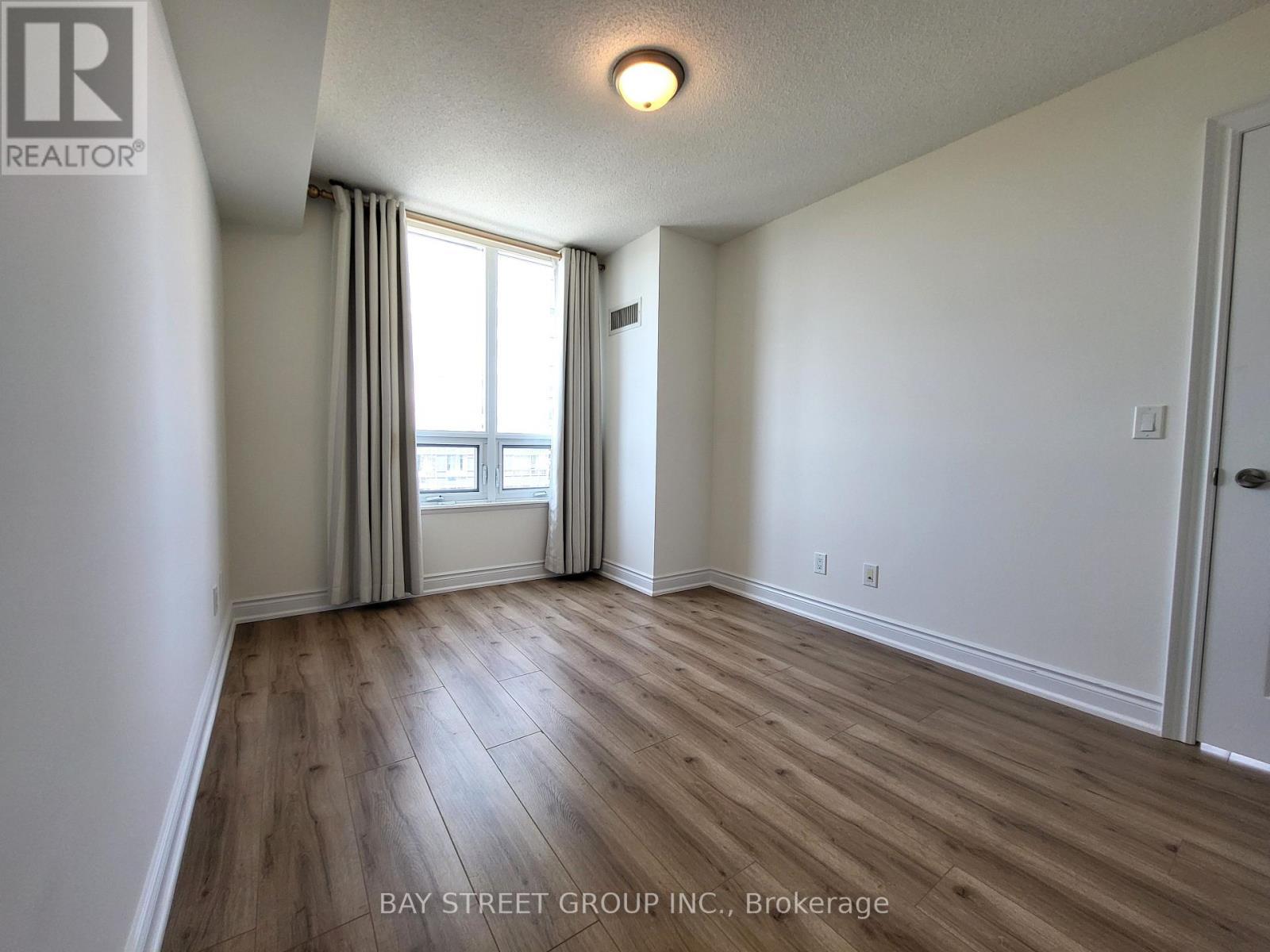 1413 - 15 Greenview Avenue, Toronto, ON - Indoor Photo Showing Other Room