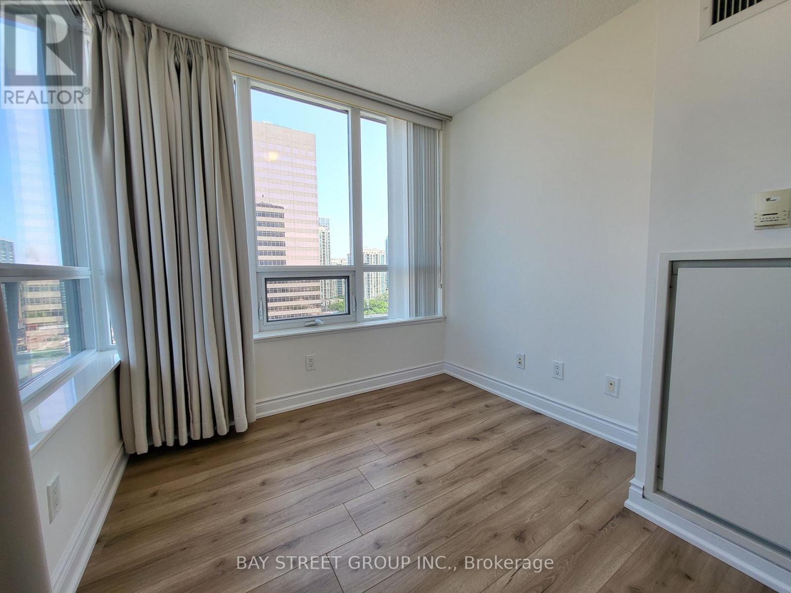 1413 - 15 Greenview Avenue, Toronto, ON - Indoor Photo Showing Other Room