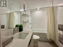 Single handle faucet/Undermount sink, Wall mirror -