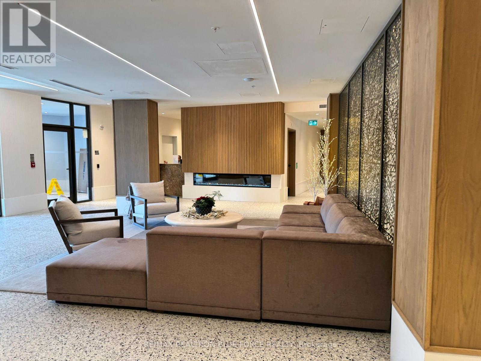 109 - 385 Arctic Red Drive, Oshawa, ON - Indoor Photo Showing Other Room