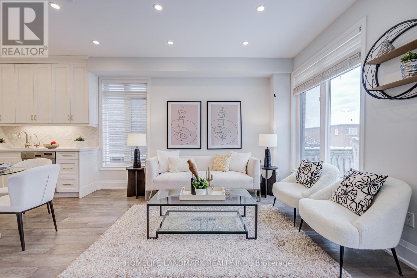 16 Gauguin Avenue, Vaughan, ON - Indoor Photo Showing Living Room