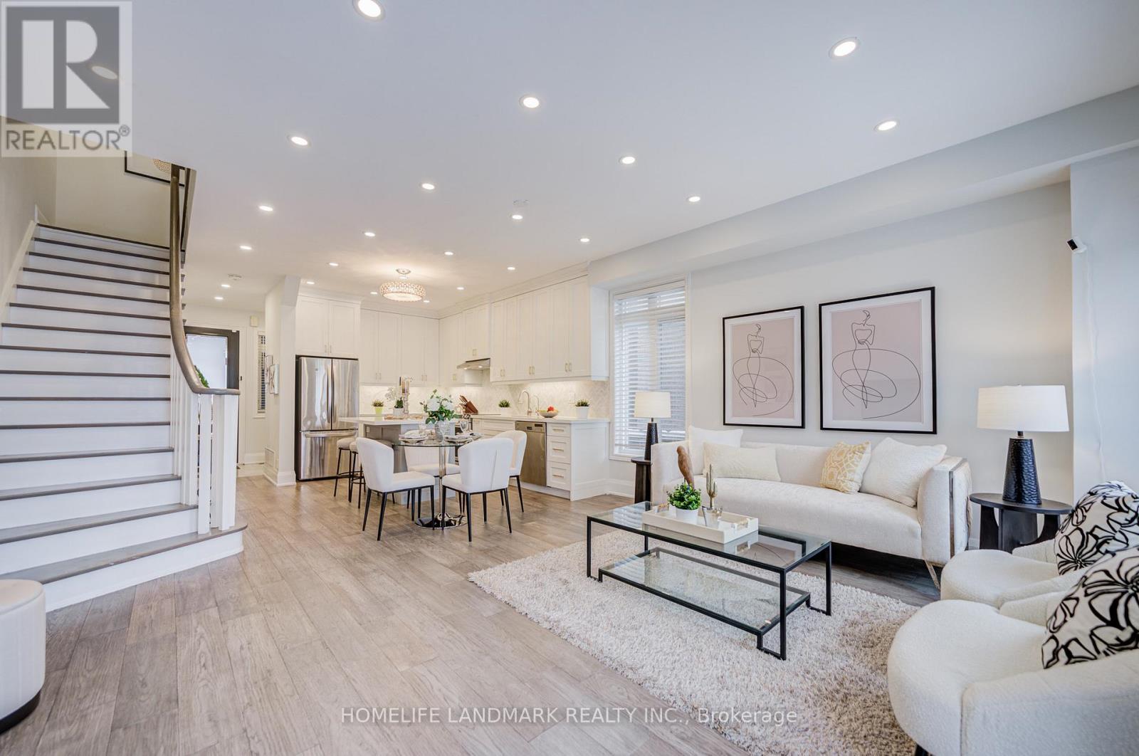 16 Gauguin Avenue, Vaughan, ON - Indoor Photo Showing Living Room