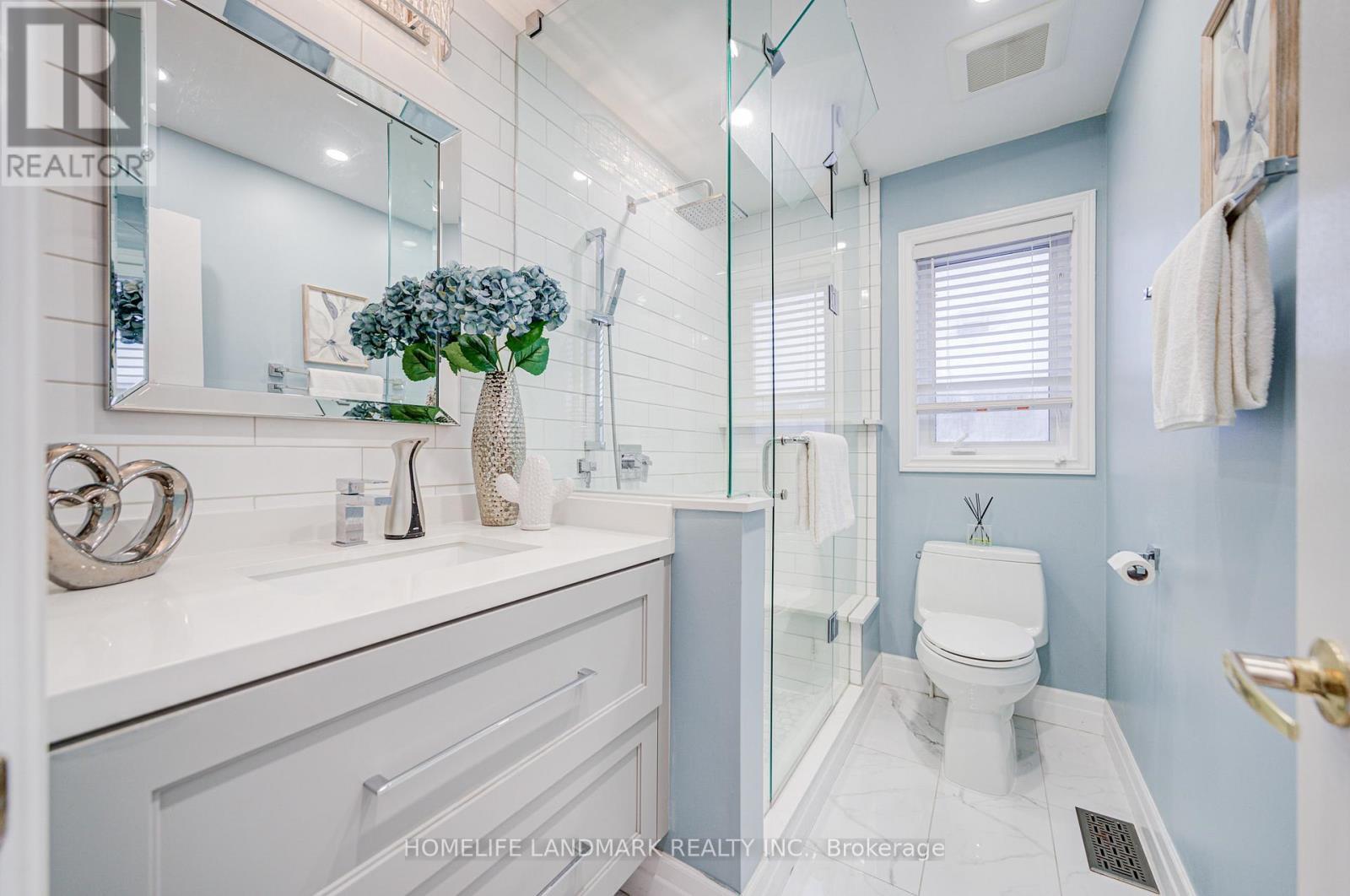 16 Gauguin Avenue, Vaughan, ON - Indoor Photo Showing Bathroom