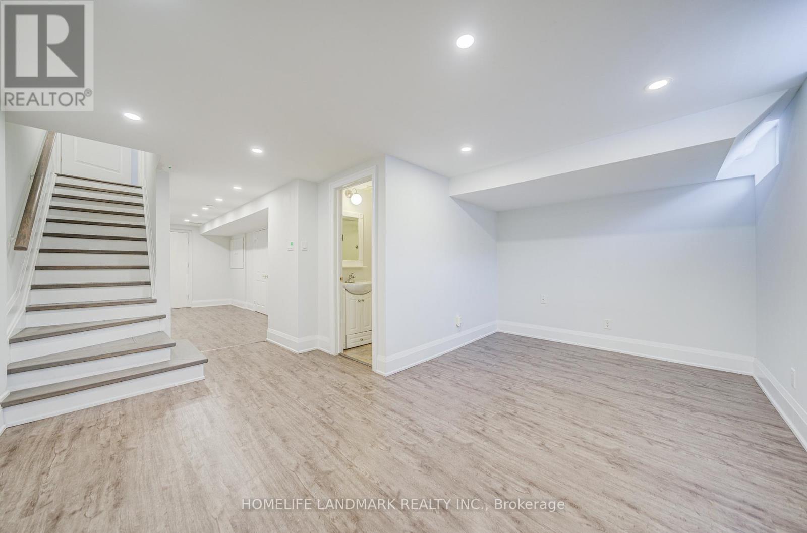 16 Gauguin Avenue, Vaughan, ON - Indoor Photo Showing Other Room
