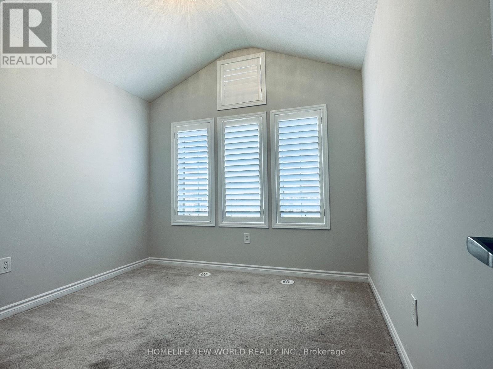91 Mcalister Avenue, Richmond Hill, ON - Indoor Photo Showing Other Room