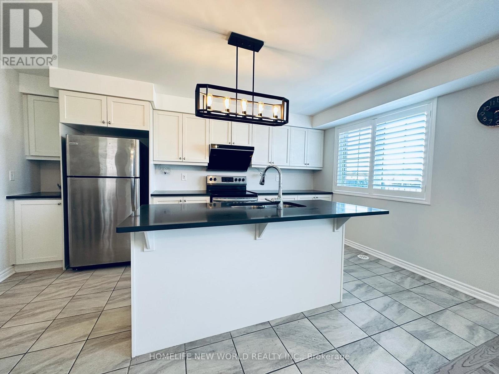 91 Mcalister Avenue, Richmond Hill, ON - Indoor Photo Showing Kitchen With Stainless Steel Kitchen