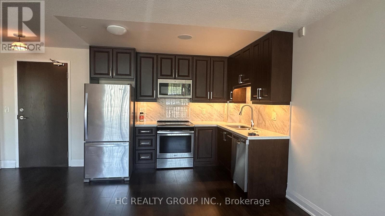 113 - 75 Norman Bethune Avenue, Richmond Hill, ON - Indoor Photo Showing Kitchen