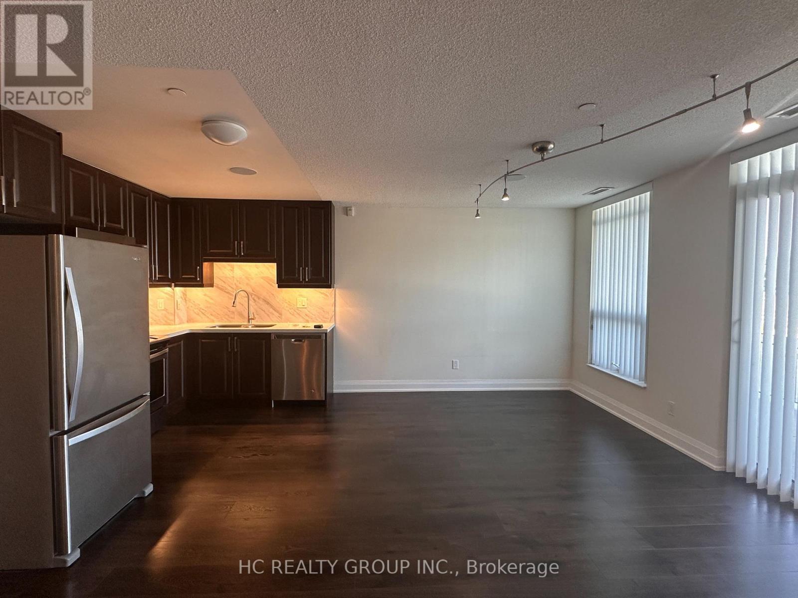 113 - 75 Norman Bethune Avenue, Richmond Hill, ON - Indoor Photo Showing Kitchen