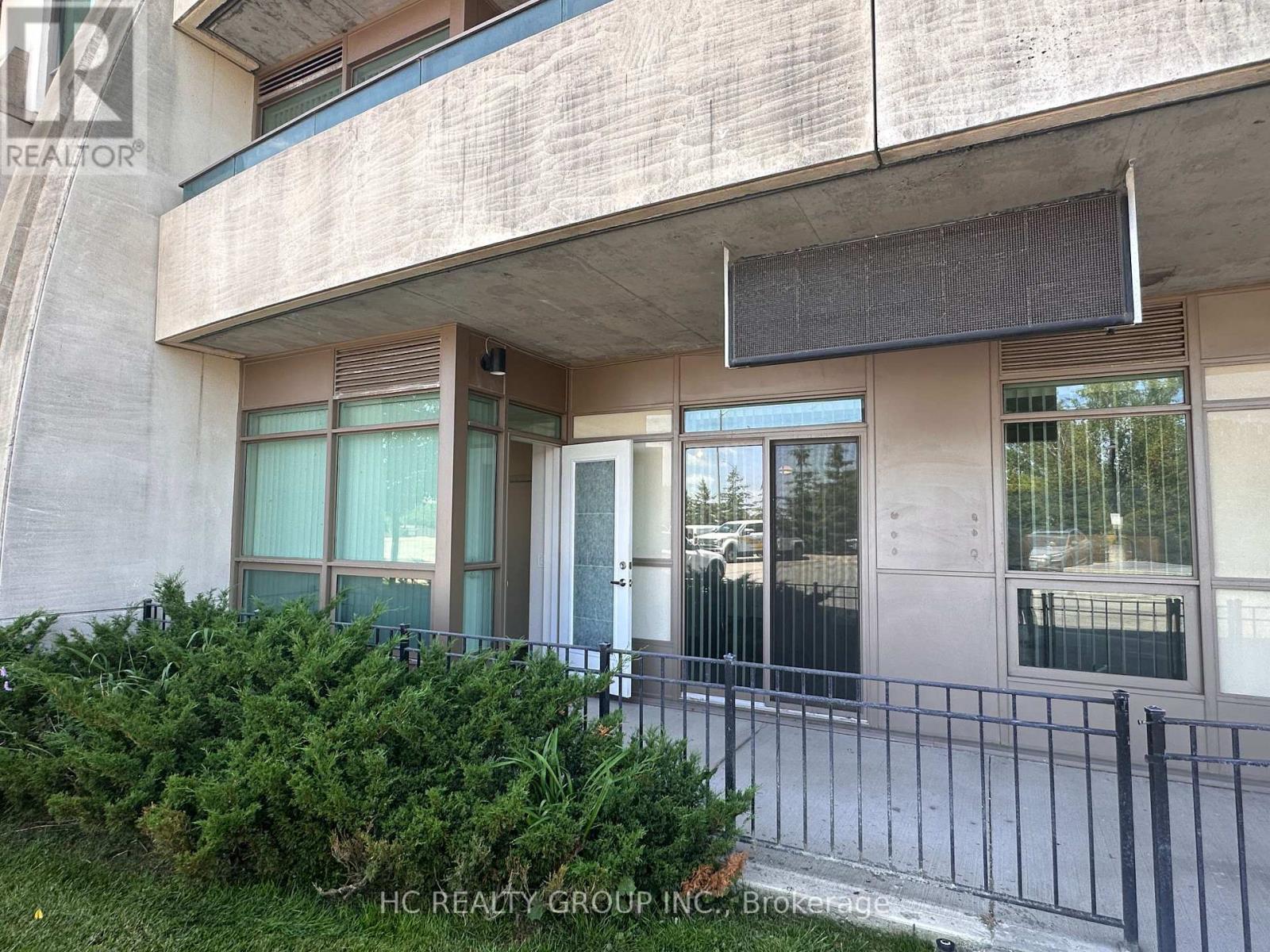 113 - 75 Norman Bethune Avenue, Richmond Hill, ON - Outdoor