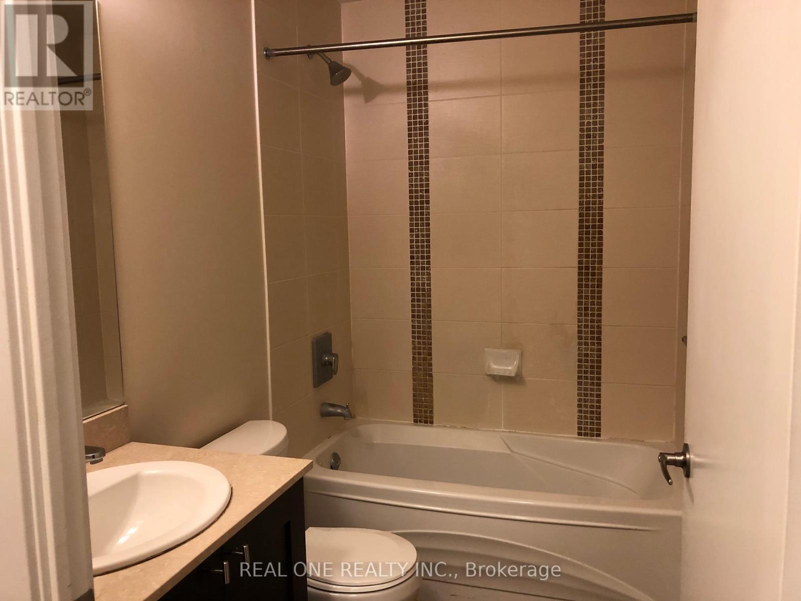3908 - 4070 Confederation Parkway, Mississauga, ON - Indoor Photo Showing Bathroom