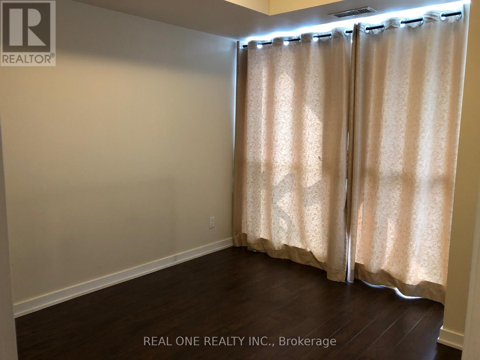 3908 - 4070 Confederation Parkway, Mississauga, ON - Indoor Photo Showing Other Room