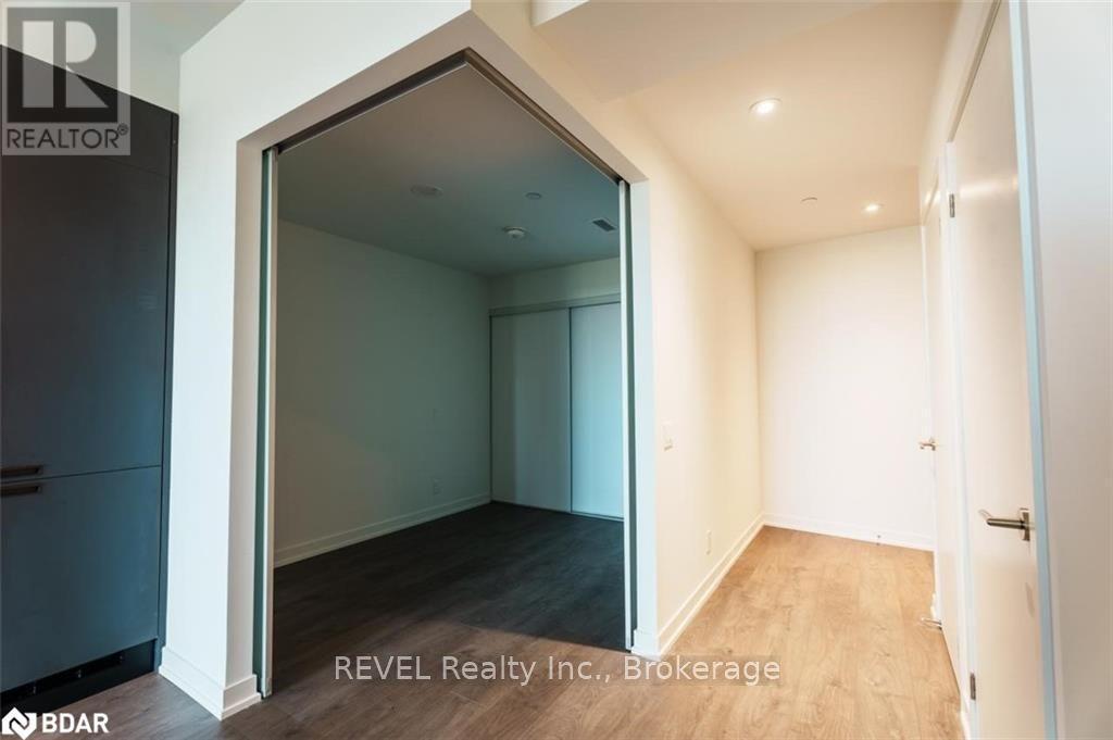 39 Mary Street, Barrie, ON - Indoor Photo Showing Other Room