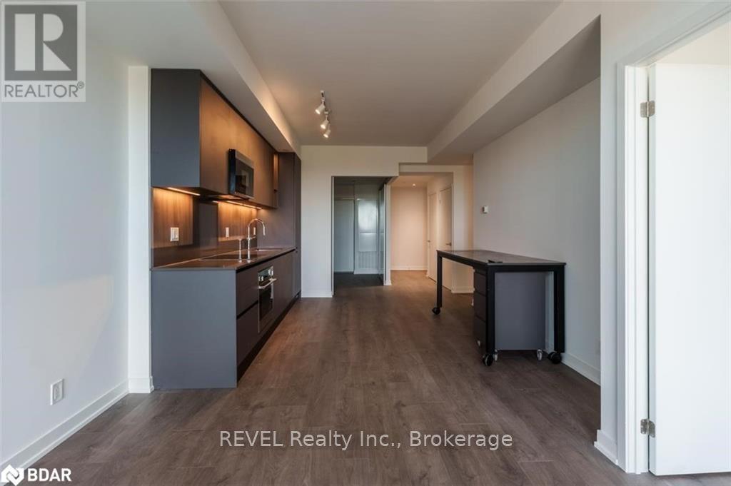 39 Mary Street, Barrie, ON - Indoor Photo Showing Other Room