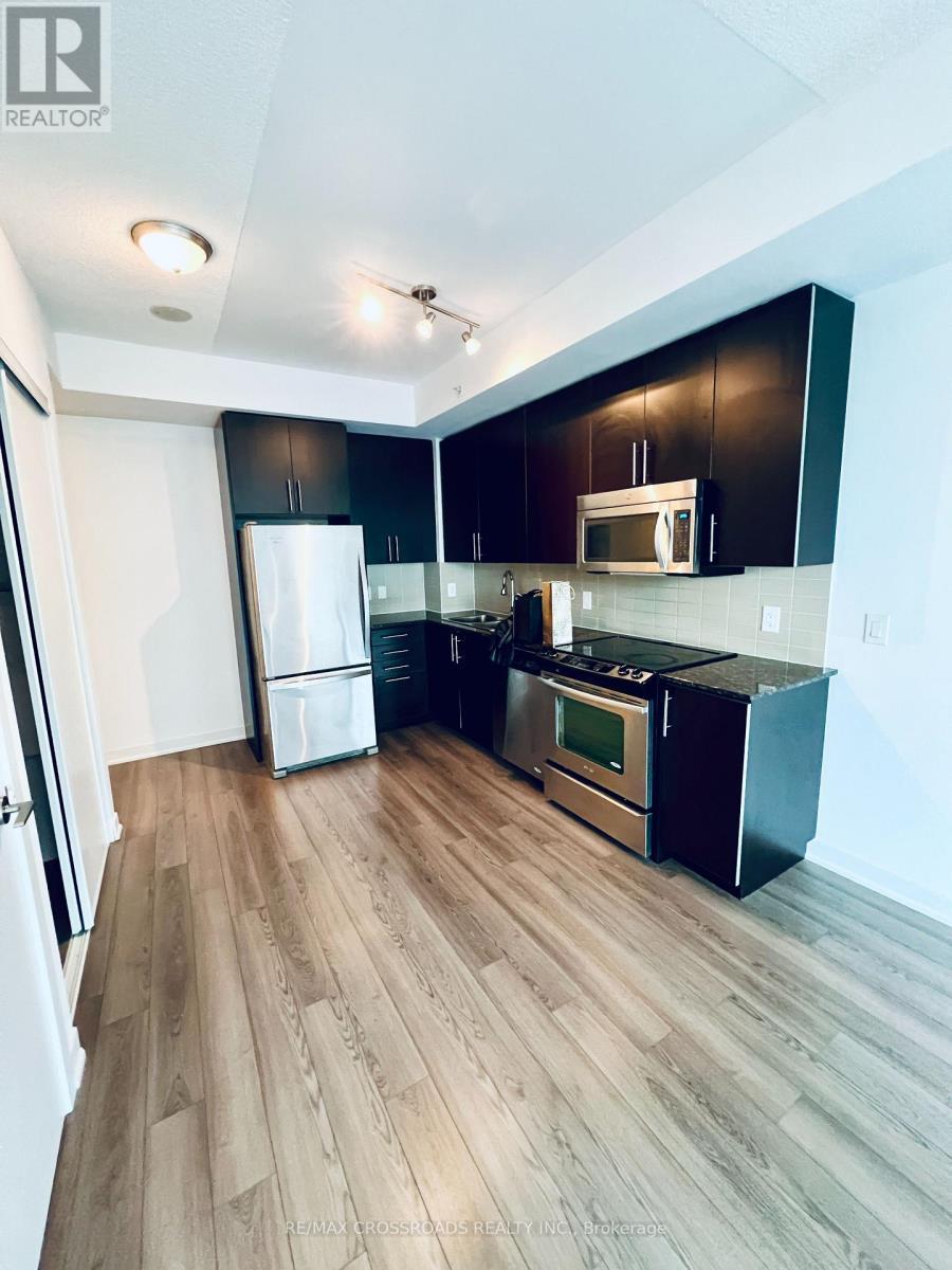 1301 - 60 Berwick Avenue, Toronto, ON - Indoor Photo Showing Kitchen