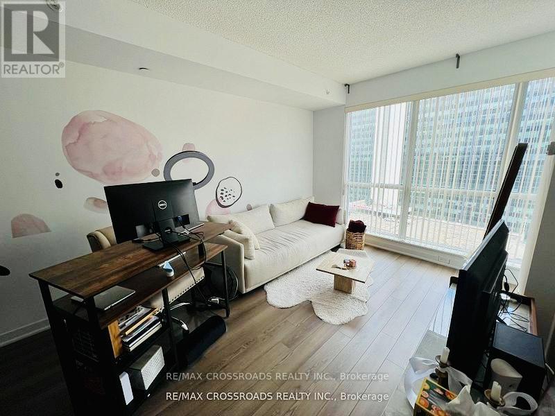 1301 - 60 Berwick Avenue, Toronto, ON - Indoor Photo Showing Living Room