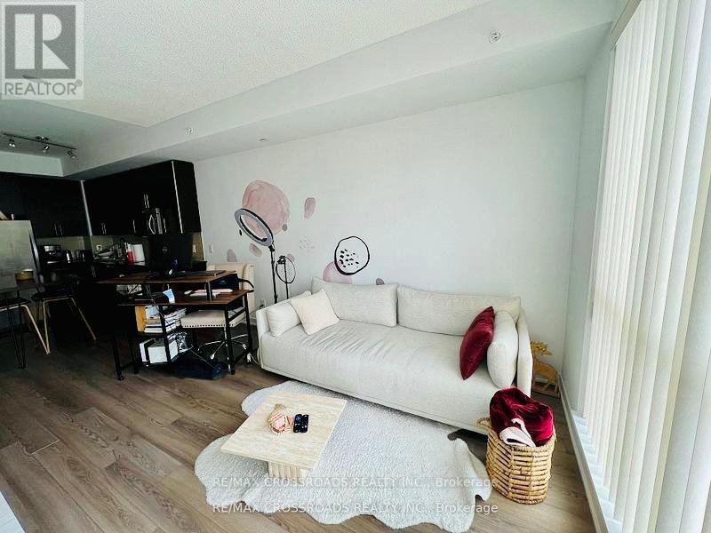 1301 - 60 Berwick Avenue, Toronto, ON - Indoor Photo Showing Living Room