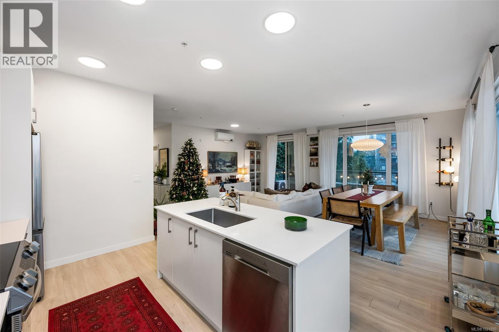 301 842 Orono Ave, Langford, BC - Indoor Photo Showing Kitchen