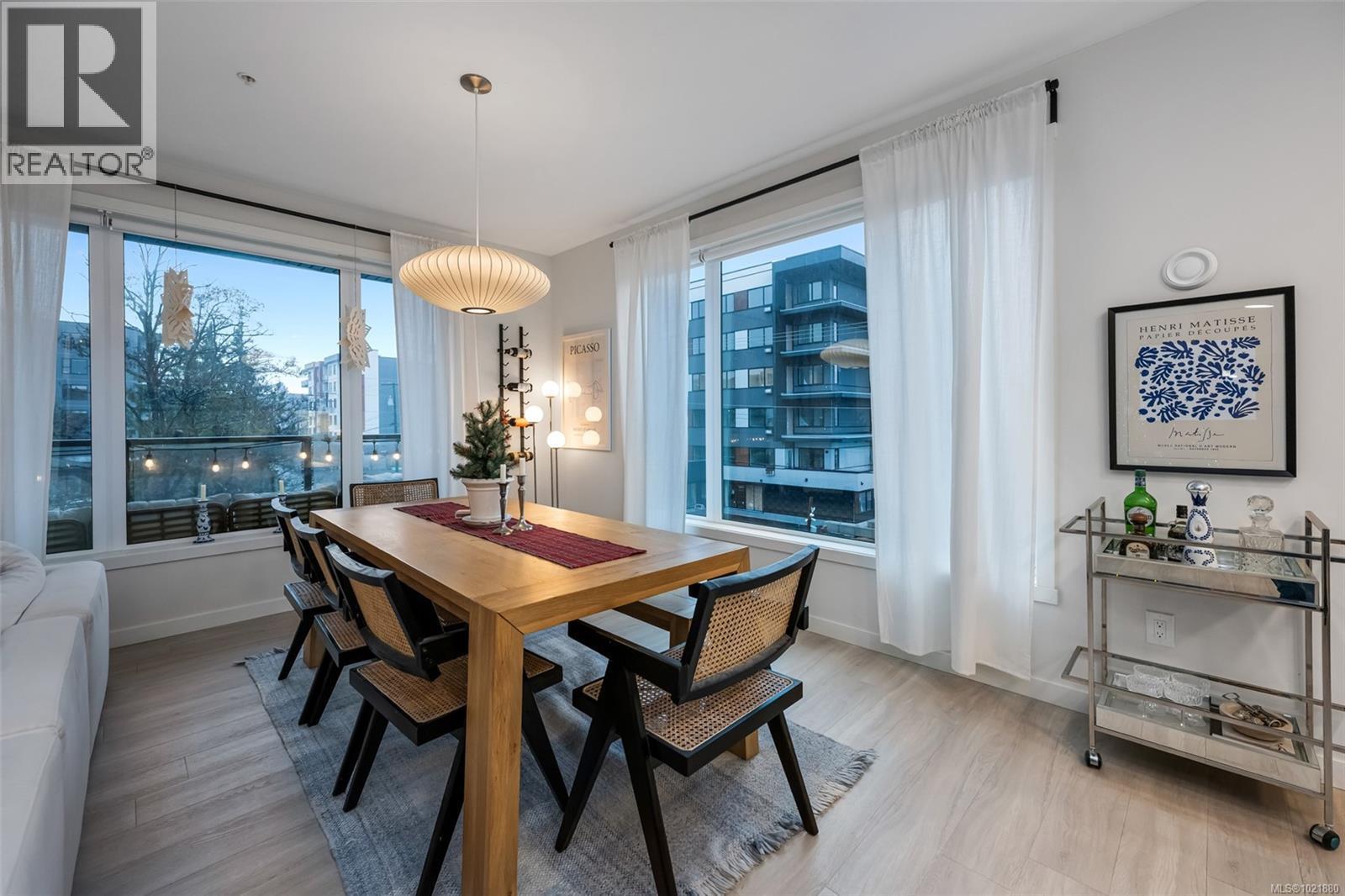 301 842 Orono Ave, Langford, BC - Indoor Photo Showing Dining Room