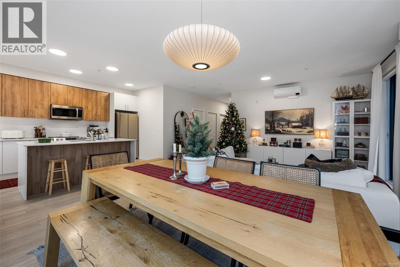 301 842 Orono Ave, Langford, BC - Indoor Photo Showing Kitchen