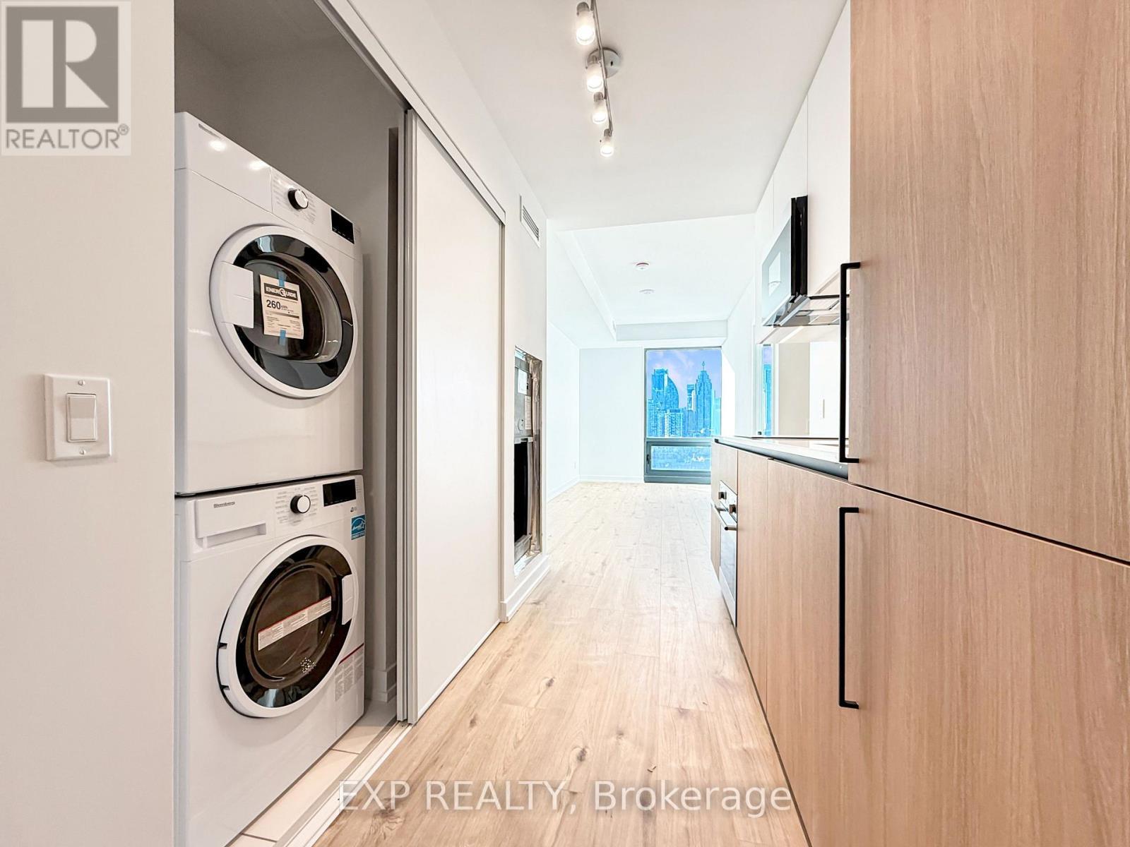 1907 - 35 Parliament Street, Toronto, ON - Indoor Photo Showing Laundry Room