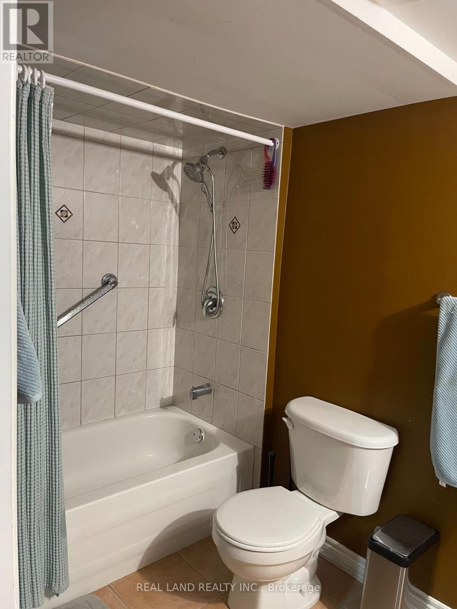 Basement - 21 Victoria Wood Avenue, Markham, ON - Indoor Photo Showing Bathroom