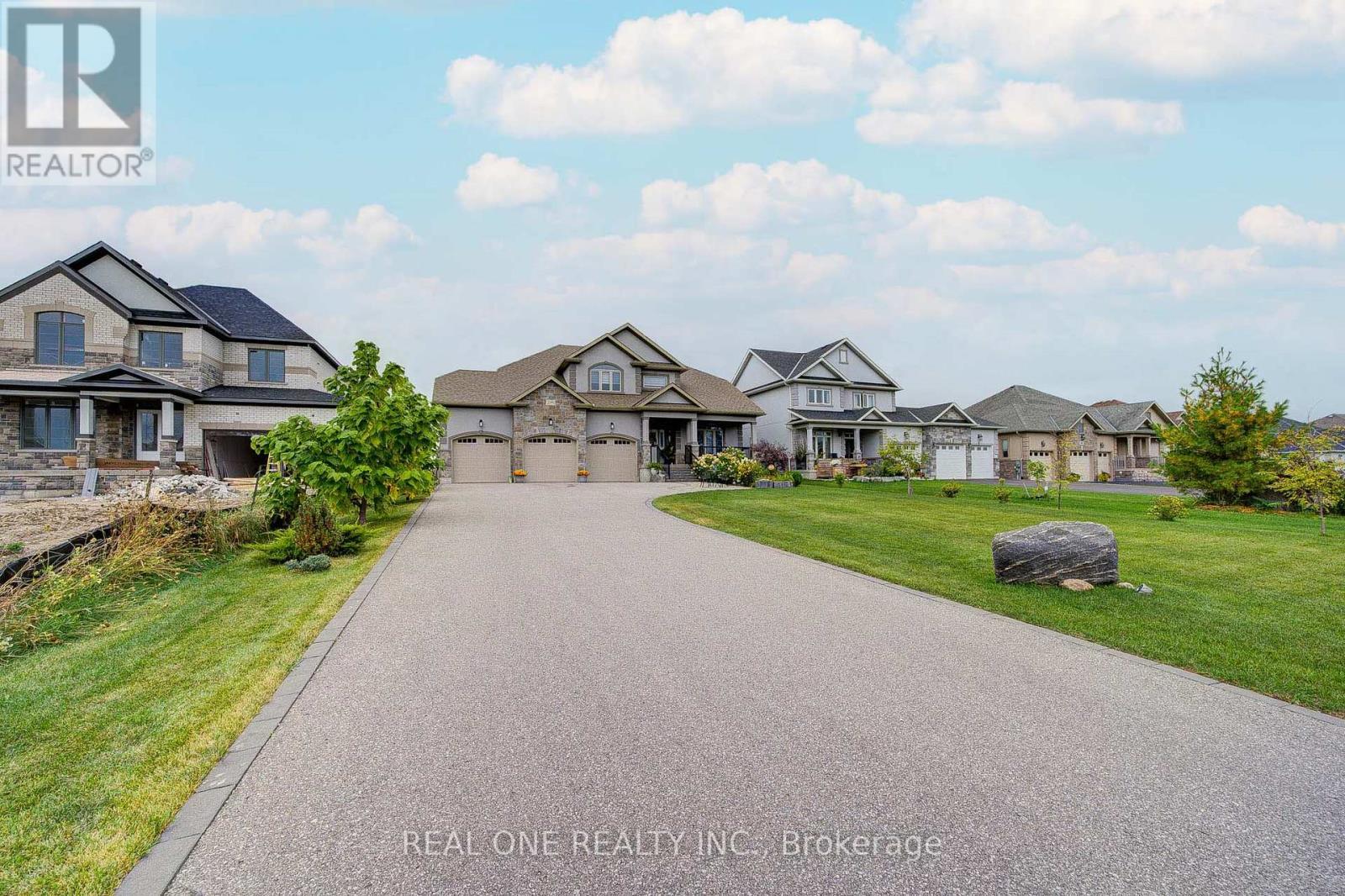 295 Sunnybrae Avenue, Innisfil, ON - Outdoor With Facade