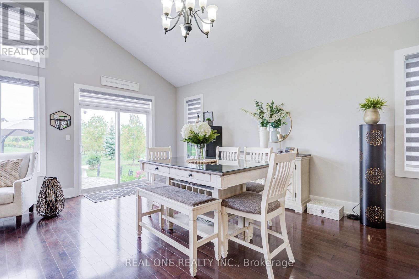 295 Sunnybrae Avenue, Innisfil, ON - Indoor Photo Showing Dining Room