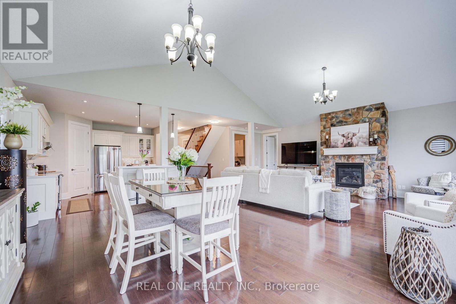 295 Sunnybrae Avenue, Innisfil, ON - Indoor Photo Showing Dining Room With Fireplace