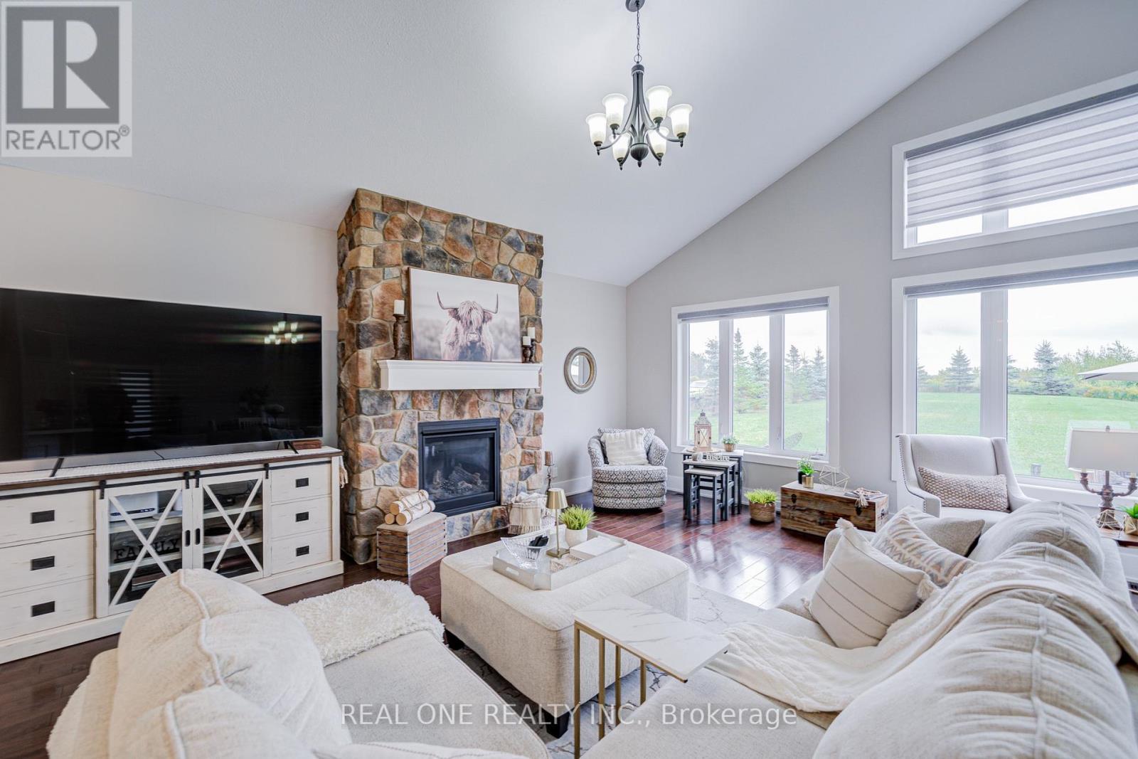 295 Sunnybrae Avenue, Innisfil, ON - Indoor Photo Showing Living Room With Fireplace