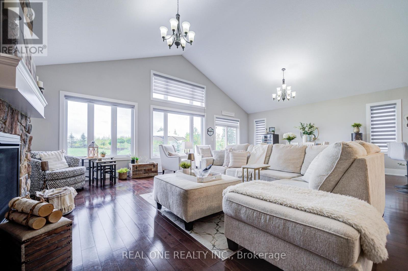 295 Sunnybrae Avenue, Innisfil, ON - Indoor Photo Showing Living Room With Fireplace