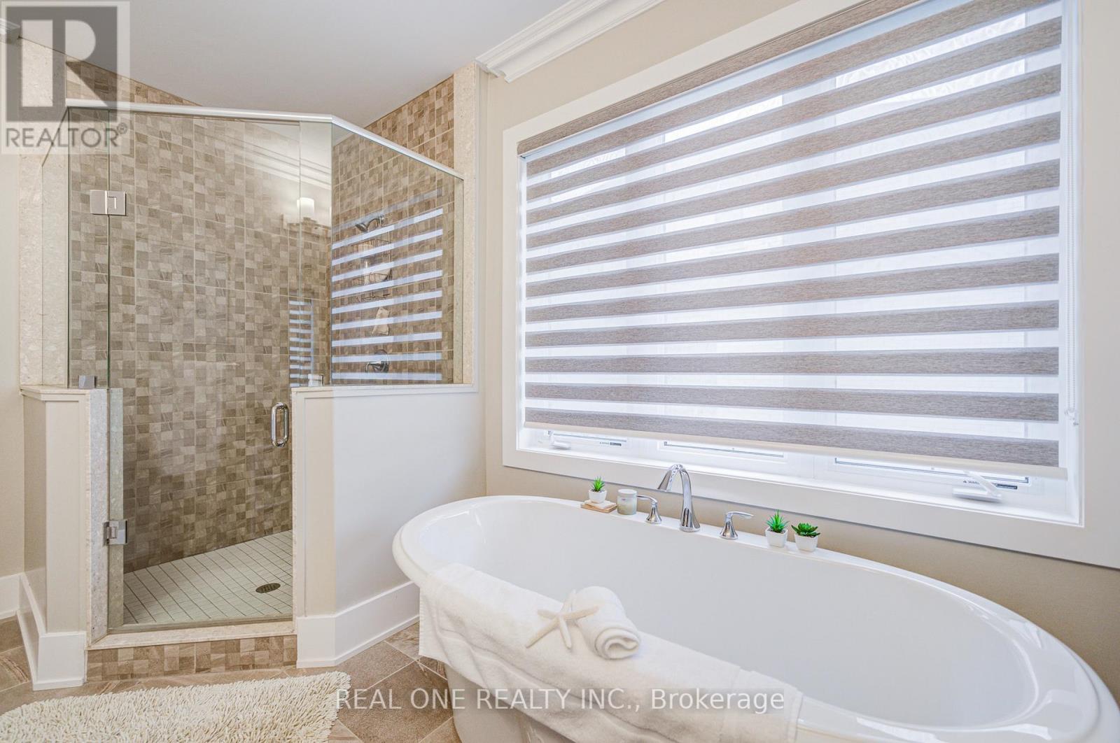 295 Sunnybrae Avenue, Innisfil, ON - Indoor Photo Showing Bathroom