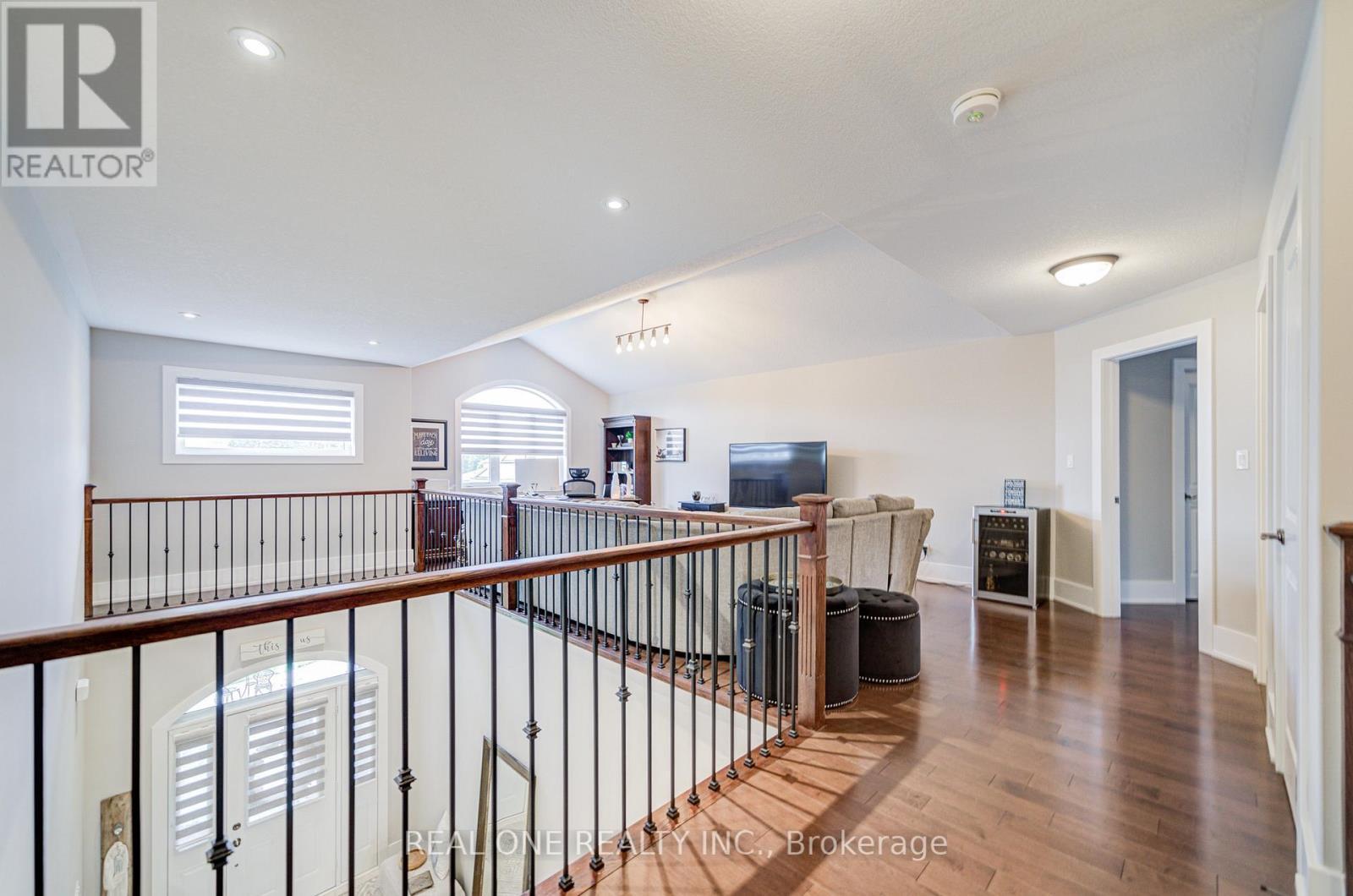 295 Sunnybrae Avenue, Innisfil, ON - Indoor Photo Showing Other Room