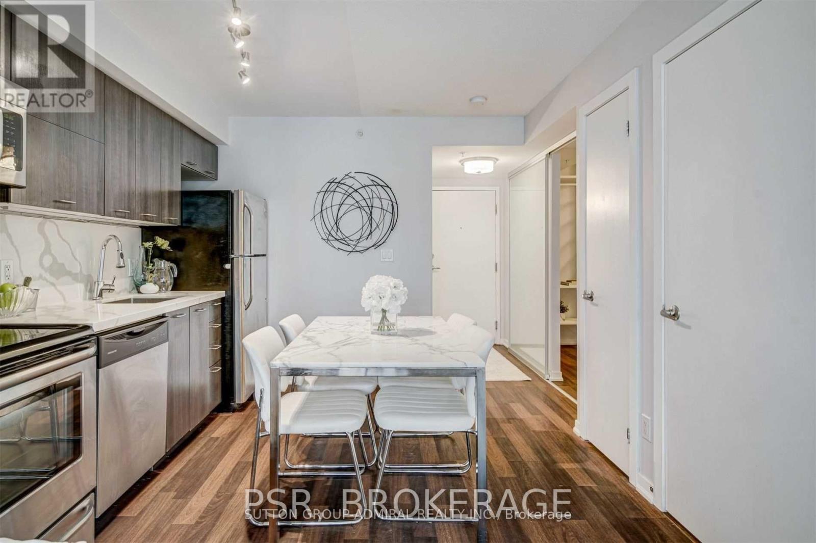 520 - 20 Joe Shuster Way, Toronto, ON - Indoor