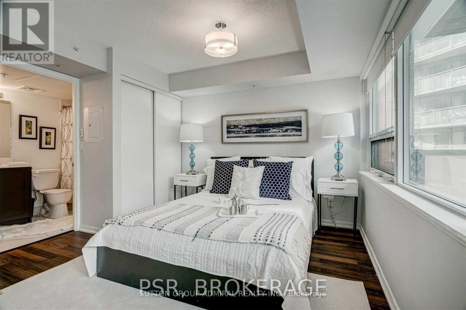 520 - 20 Joe Shuster Way, Toronto, ON - Indoor Photo Showing Bedroom