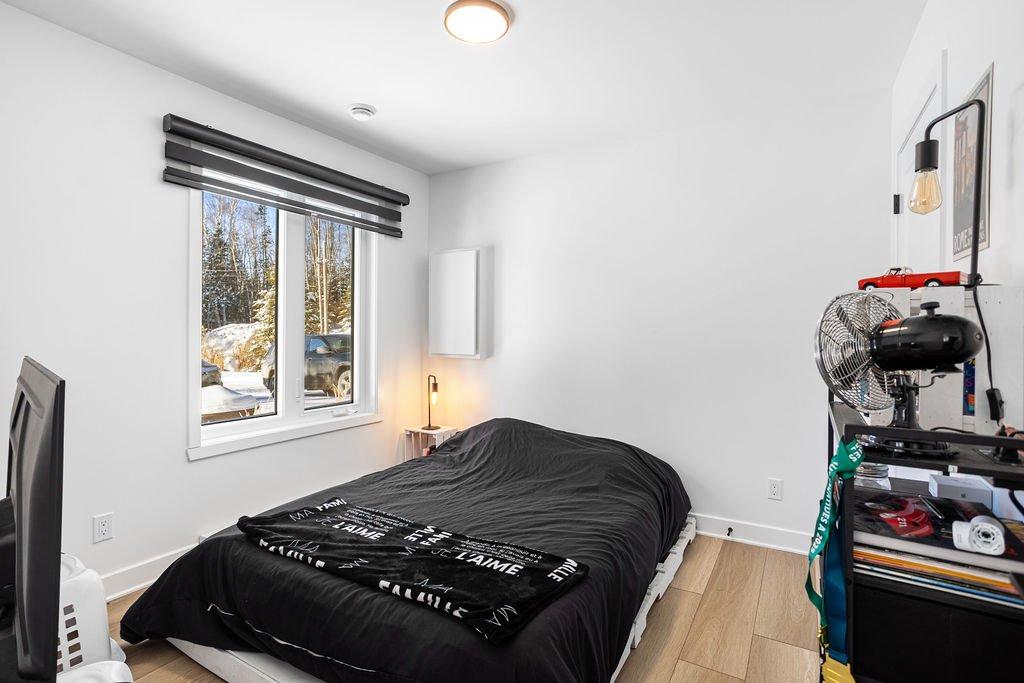 Chambre à coucher principale - 4701 - 4703 Rue Du Gai-Luron, Sainte-Adèle, QC - Indoor Photo Showing Bedroom