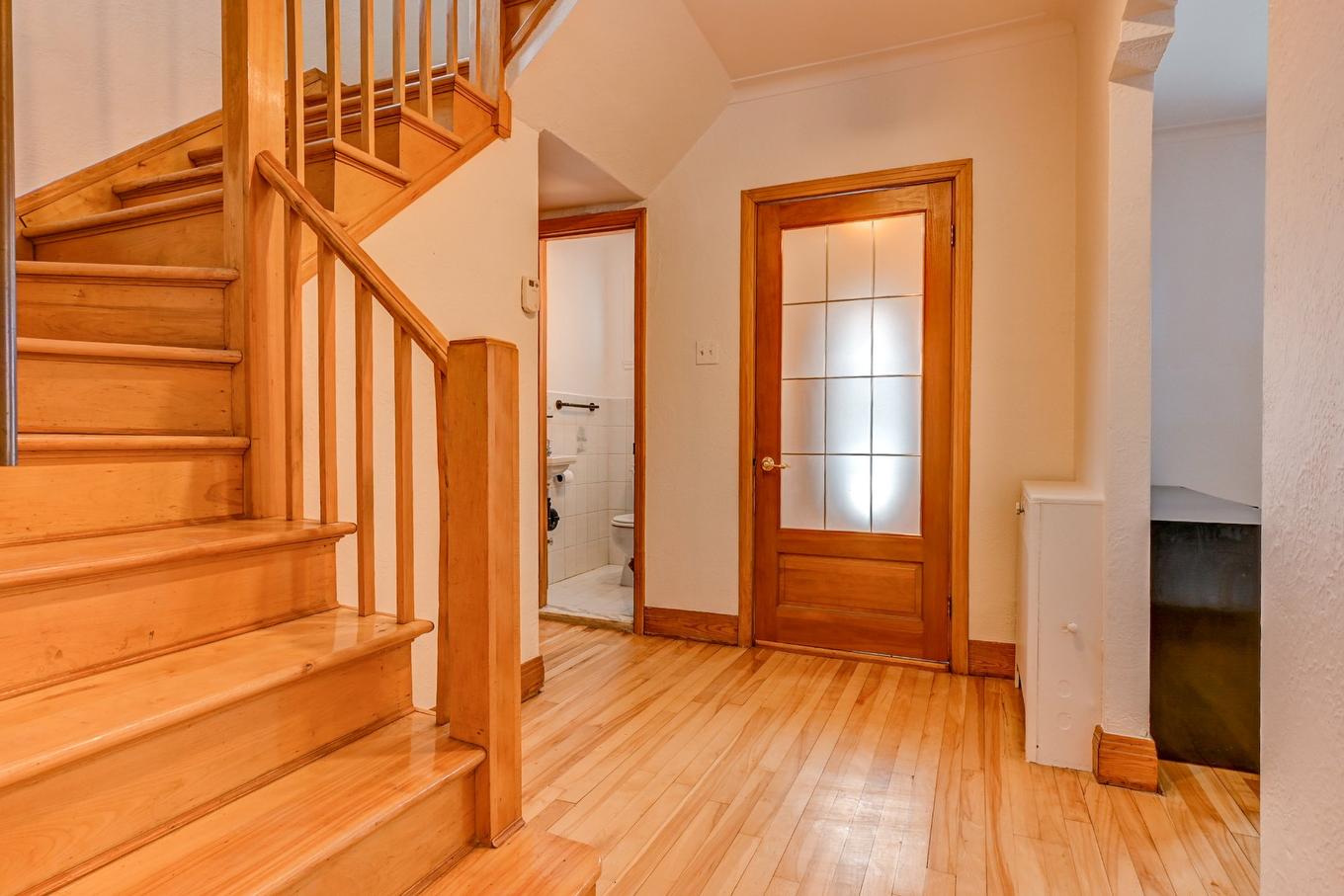 Passageway - 10202 Rue Berri, Montréal (Ahuntsic-Cartierville), QC - Indoor Photo Showing Other Room