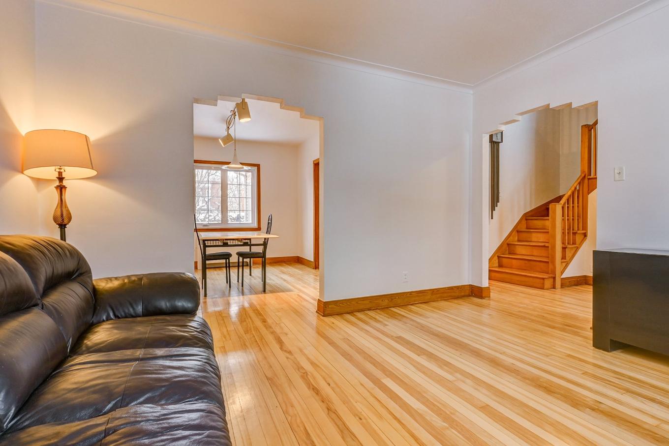 Living room - 10202 Rue Berri, Montréal (Ahuntsic-Cartierville), QC - Indoor Photo Showing Living Room