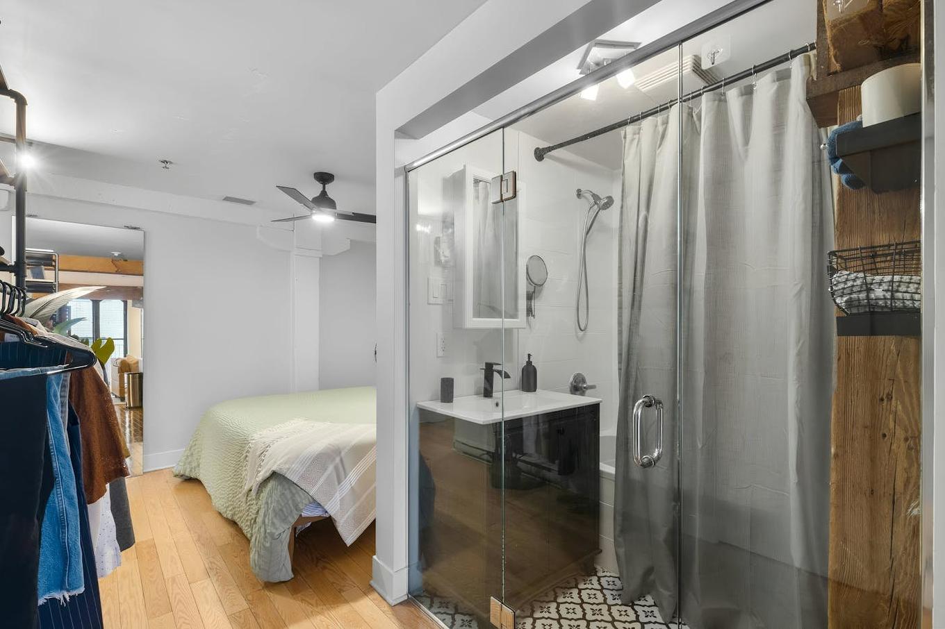 Chambre à coucher principale - 402-415 Rue Des Récollets, Montréal (Ville-Marie), QC - Indoor Photo Showing Bathroom