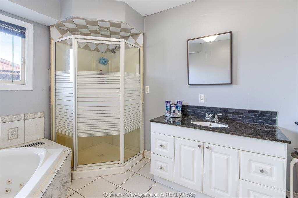 21724 Kent Bridge Road, Kent Bridge, ON