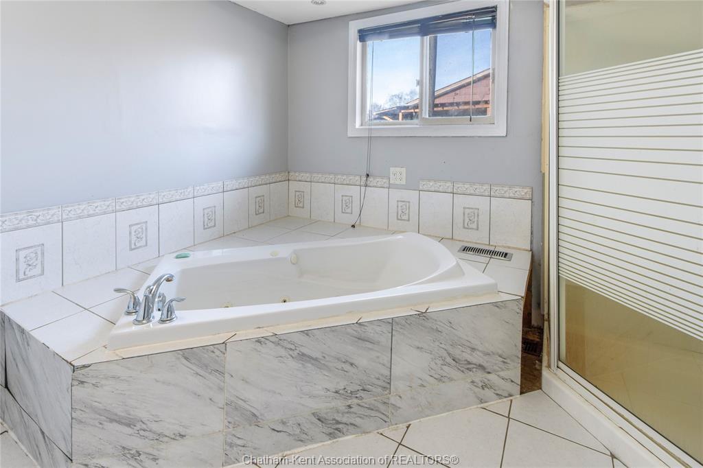 21724 Kent Bridge Road, Kent Bridge, ON