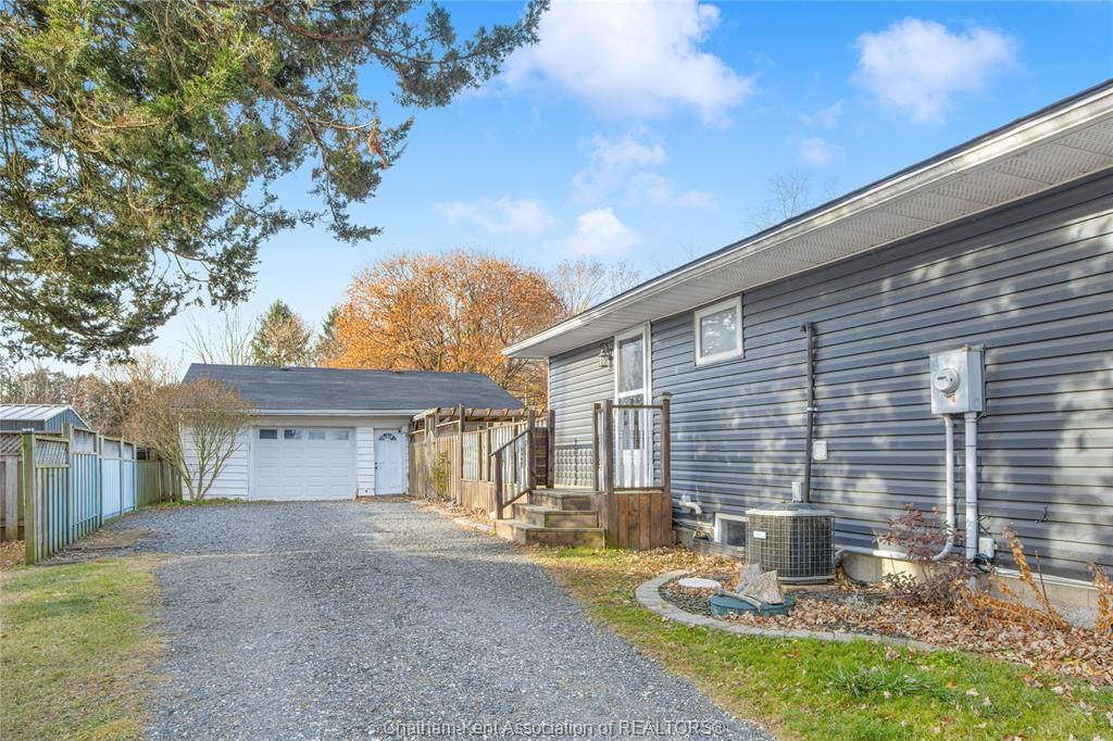 21724 Kent Bridge Road, Kent Bridge, ON